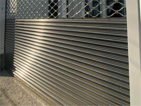 LÁ CỬA CUỐN INOX DÀY 6DEM